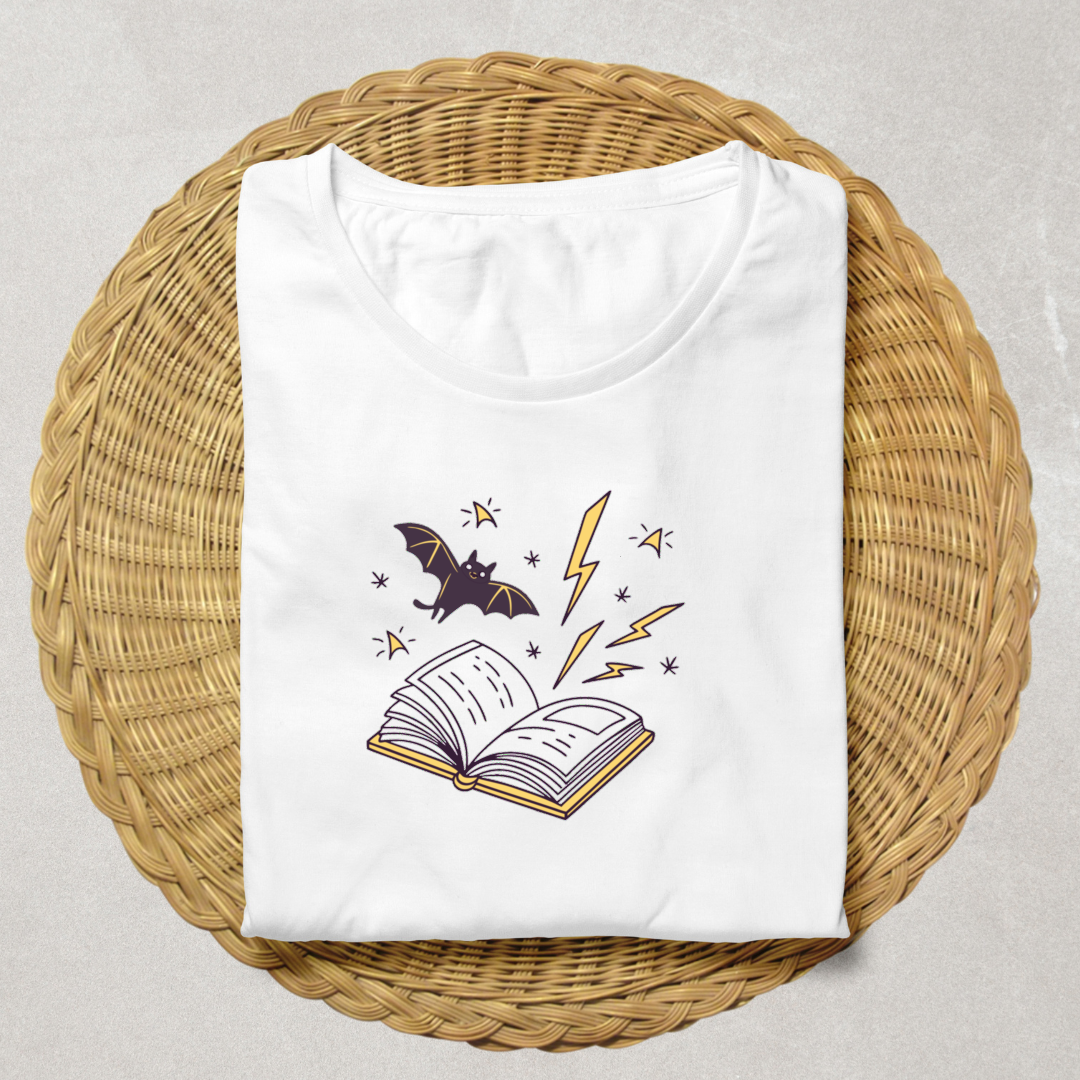 T-shirt arborant une chauve-souris mystique dans un style numérique captivant