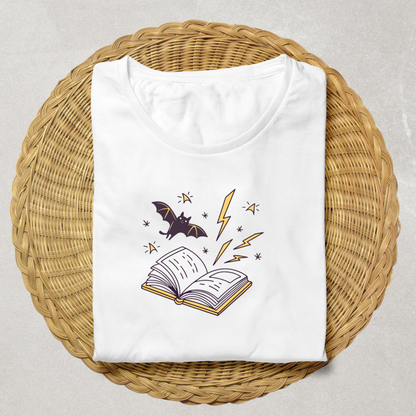 T-shirt arborant une chauve-souris mystique dans un style numérique captivant
