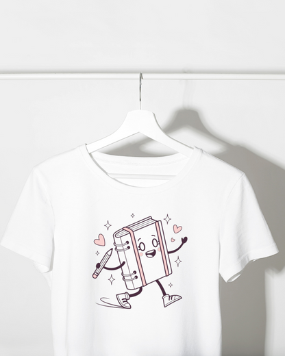 T-shirt minimaliste avec icône numérique sur fond uni et style créatif