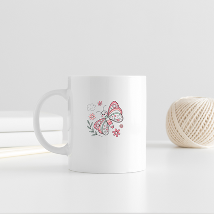 Mug avec papillon rieur en style pastel flottant dans un jardin enchanté