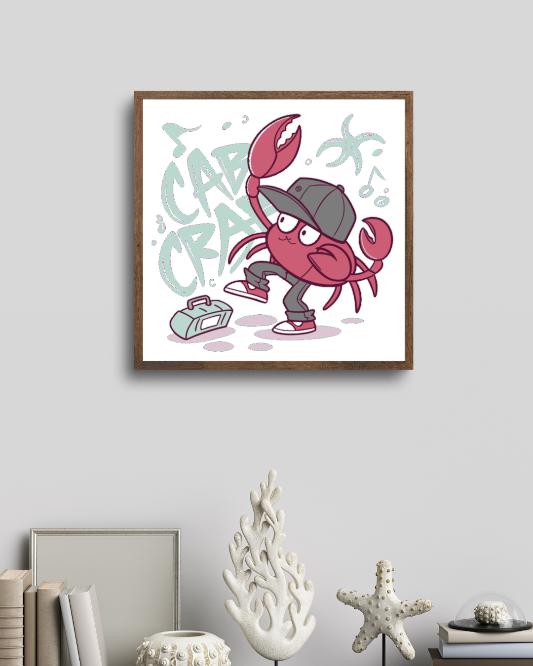 Cadre océan avec un crabe joyeux dansant sur fond bleu pour décoration marine