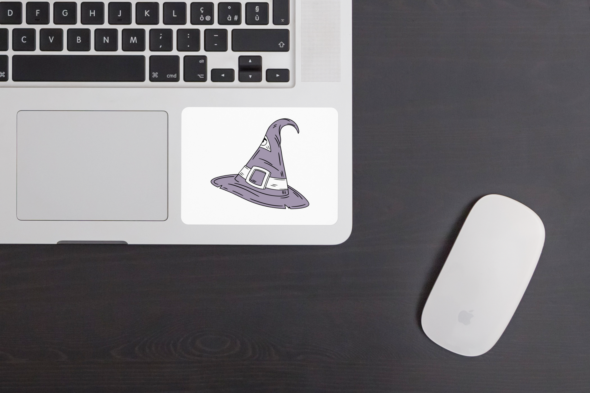 Sticker avec un chapeau de sorcier en style doodle, évoquant une magie mystique