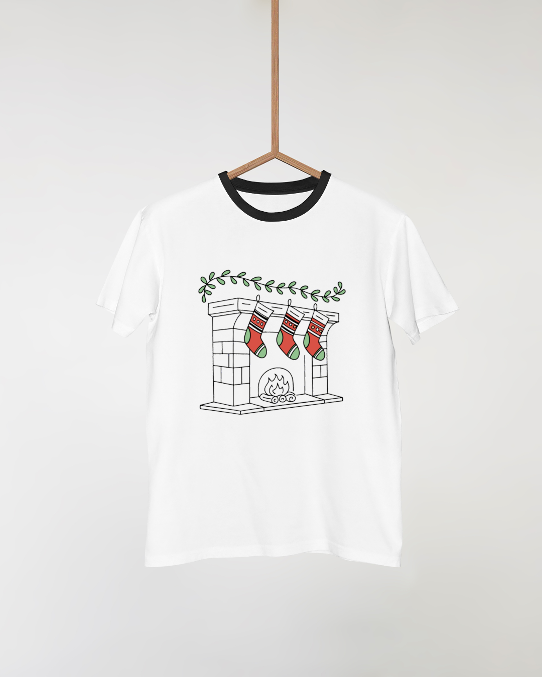 T-shirt avec motif chaussettes cheminée en style plat pour une ambiance Noël