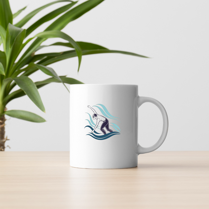 Mug avec motif nageur stylisé en bleu vibrant représentant l'énergie aquatique